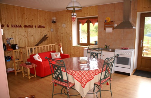 Cleurie Ski Chalet | Quiet 3 * gîte on the edge of the forest, overlooking the Moselotte valley
