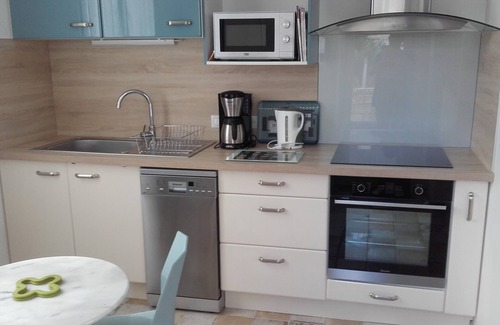 Quimper House | Quiet, 3-star holiday home with terrace and garden overlooking the Odet river