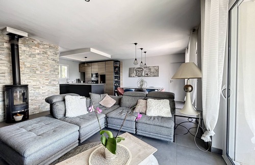 Chateauneuf-Grasse Villa | Quiet 4-bedroom villa 140m2. Pool + Garden 3000m2