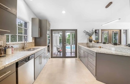 Cutler Bay Villa | Quiet 4BR Villa w/Hot Tub, Games & Fenced Yard