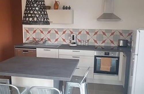 Montagnac House | Quiet 80m2 gîte with swimming pool in the heart of nature between vineyards and garrigue