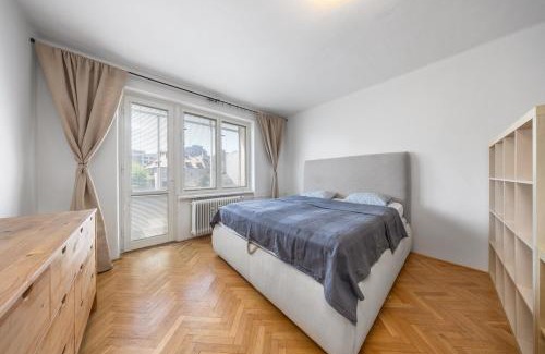 Old Town Apartment | Quiet and Cozy Apartment in Old Town - Free Parking