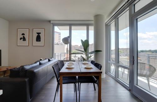Clarendon Apartment | Quiet Apartment Steps from the Subway at Clarendon