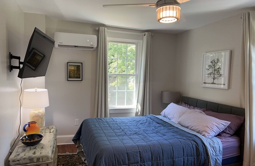 Tuscarora Bed & Breakfast | Quiet Central, Historic Farmhouse, Bed & Breakfast Suite - Suite 2 (NEW!)