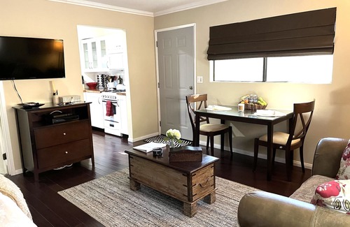 Valley Village Apartment | Quiet Chic Studio Apartment with secure parking In Valley Village.
