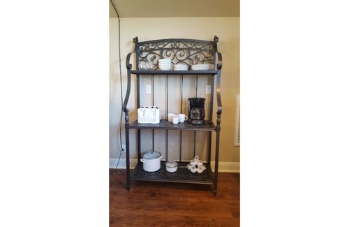 Apache Shores Apartment | Quiet, Comfy Garage Apartment