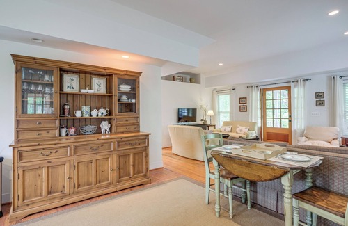 The Plains Cottage | Quiet Cottage Rental in The Plains w/Deck & Views