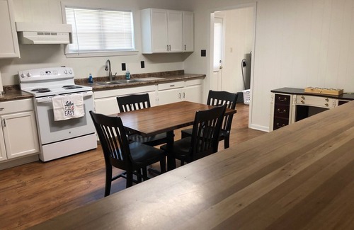 Jarreau House | Quiet country home across from False River on Island Road