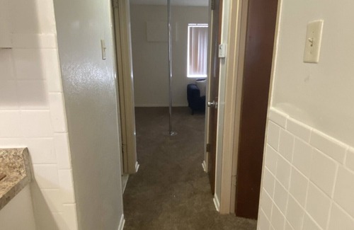 Florissant Apartment | Quiet cozy apartment right off the highway! Next to 3 shopping plaza’s!