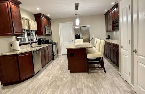 Jamesburg House | Quiet & cozy home, bring the whole family.