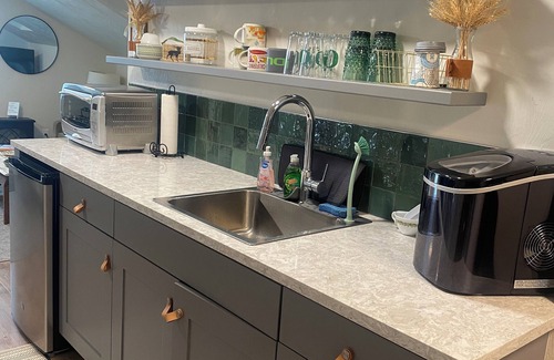 Springfield Apartment | Quiet & cozy loft apartment only minutes to downtown Springfield and U of O.