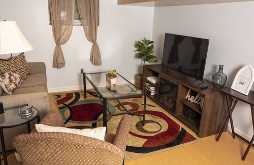 North Haven Apartment | Quiet, cozy, newly renovated unit w/ fireplace close to highways and town center