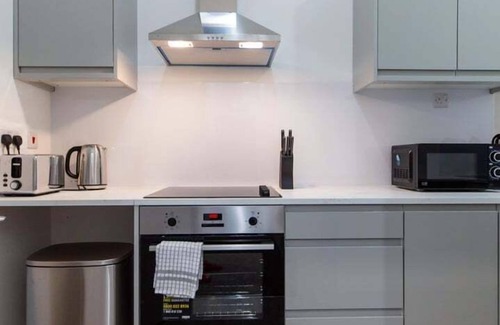 Woodhouse Apartment | Quiet elegance in North London