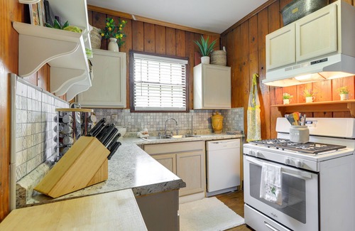 Ellaville Cottage | Quiet Ellaville Home w/Patio + Outdoor Dining!