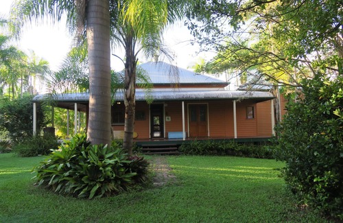 Eumundi House | Quiet family holiday home with pool and tennis court close to Eumundi markets