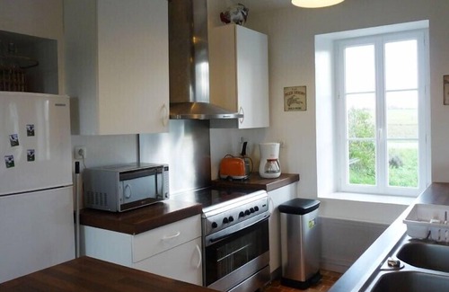 Brem Sur Mer Other | Quiet farmhouse for 10/12 near the sea