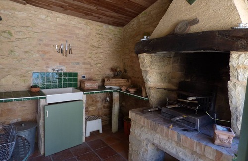 La Boissiere-d’Ans House | Quiet stone house sleeps 11 heated private pool