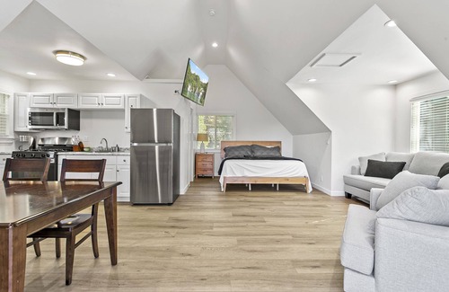 Cedar Glen Apartment | Quiet getaway with a great view