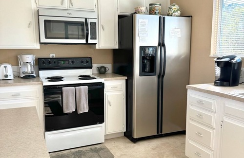 Valley Center House | Quiet hilltop guest house with great views