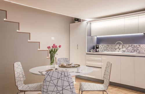 Inner City Budapest Apartment | Quiet HISTORIC PALACE Dreher, PEDESTRIAN AREA Via Vaci WiFi, A/C TV
