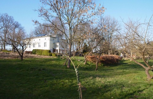 Kluetz Apartment | quiet holiday overlooking the pond, park and forest edge