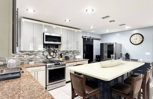 Kenner - Louis Armstrong International Airport House | Quiet home in Kenner with AC, WiFi. Mins from everything/Airport, NOLA