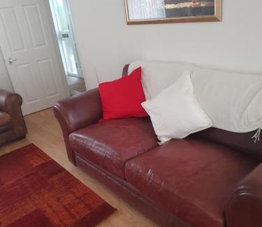 Marston Green House | Quiet house 8 mins from NEC/AIRPORT