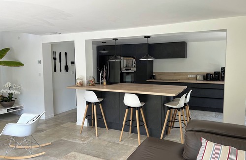 Rochefort-du-Gard House | Quiet house not overlooked, air-conditioned on wooded and enclosed grounds - Parking.