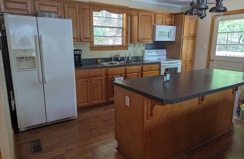 Rockford House | Quiet house with sunset view on Lake Mitchell