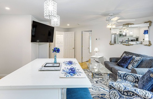 Kingston Apartment | Quiet Kingston Getaway - 3 Mi to Beaches!