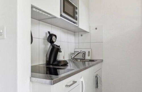 Schaffhausen Apartment | Quiet Location Workplace Coffee Parking Washer
