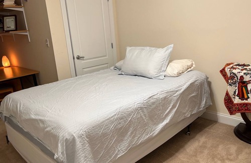 Oakdale Condo | Quiet Luxury 3BR 2.5 Bath Fully Furnished home - Minimum 4 weeks or more