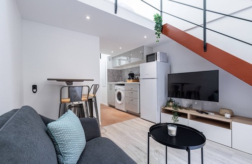 Carabacel Apartment | Quiet mezzanine flat - City centre