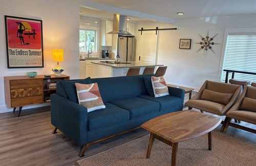 Rockaway Beach House | Quiet Mid Century Rambler in Rockaway Beach Short Walk to Beach and Restaurants