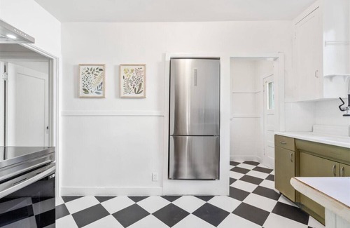 Merriewood House | Quiet Montclair Hideaway