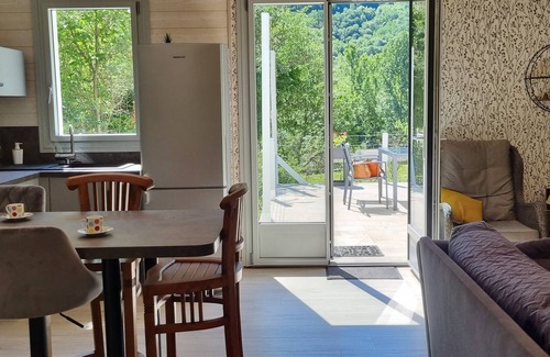Larcat Ski Chalet | Quiet mountain house, south-facing terrace with magnificent mountain views