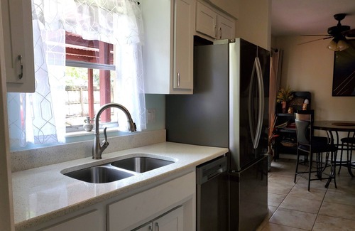 Disston Heights House | Quiet Neighborhood - 2 Bedroom Plus Office,15 min to Beach and Downtown St. Pete