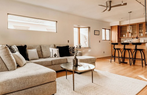 Powderhorn House | Quiet Neighborhood-Skylights-Spiral Stairs!