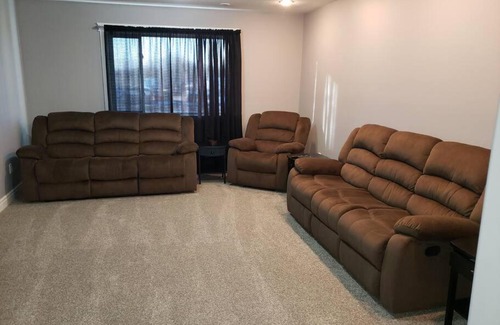 Mayerthorpe Apartment | Quiet new 3 bdrm house near Whitecourt No pets.