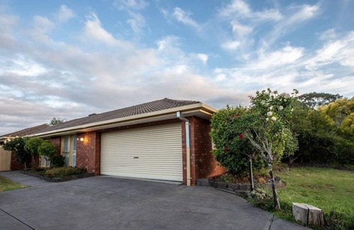 Keilor Downs House | Quiet & Peaceful 3bed2bath HOME @Keilor Downs