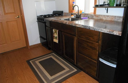 Kenosha House | Quiet Private 1 Bedroom Town Home Kenosha Hideaway TRAVELING NURSES welcome