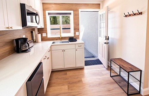 Canyon Gate Apartment | Quiet Retreat - Excellent for Couples or Traveling Profesionals