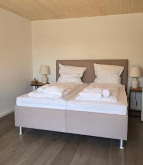 Peissenberg House | Quiet Room with Balcony