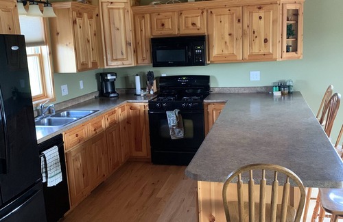 Alma Cabin | Quiet, secluded bluff top cabin with beautiful sunsets