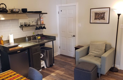 Glenlake Apartment | Quiet, secluded, private suite in NW Austin Hill Country. Lakes & Trails nearby.