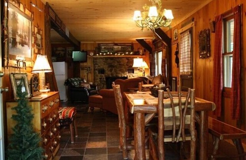 Caroga Lake Cabin | Quiet Seclusion/HotTub/Lake/forest access