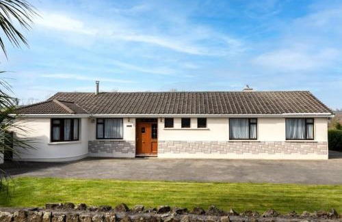 Bailieborough House | Quiet self-catering holiday home with surrounding lakes