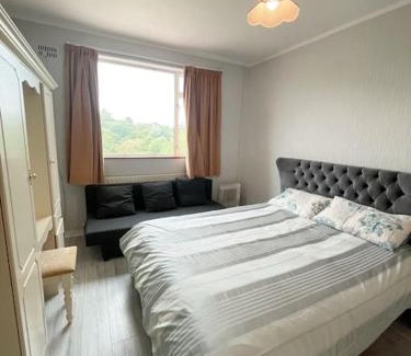 Bailieborough House | Quiet self-catering holiday home with surrounding lakes