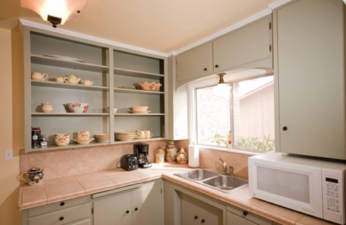 Redding House | Quiet Street.- 1950's Charming 2 Bdrm House Close to Downtown, Civic, Bethel