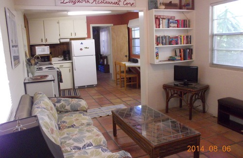 South Padre Island Apartment | QUIET TROPICAL HIDEAWAY Beautiful garden, comfortable one bedroom retreat
